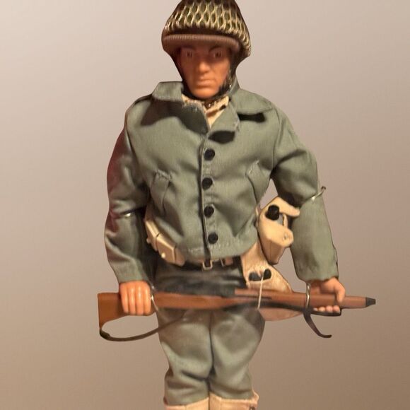 NIB 1997 GI Joe Classic Collection D-Day Salute Articulated Action Figure Sealed - Picture 6 of 12